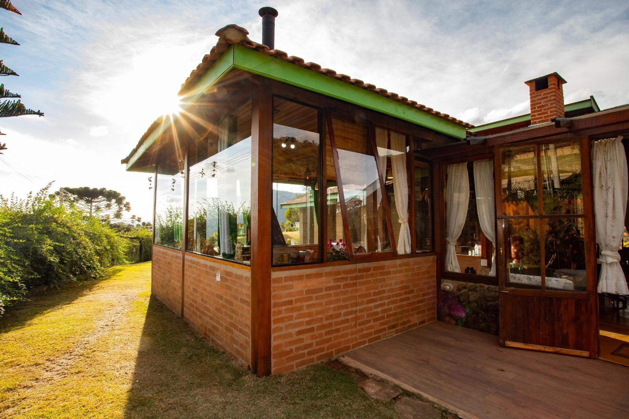 Estacao Piccola No Quintal Da Pedra Do Bau Guest house